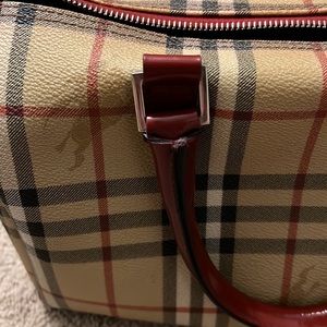 Burberry bag authentic in great shape